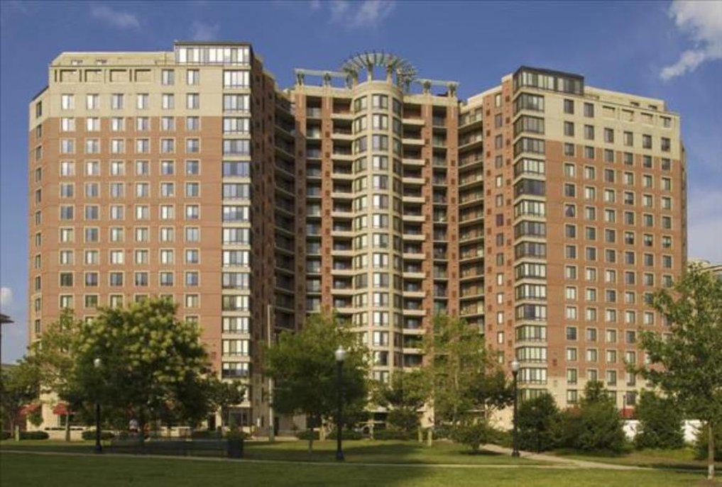 Madison Hospitality At 1401 Joyce Street Arlington Exteriör bild